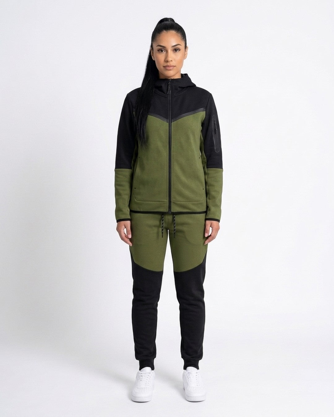 Conjunto De Felpa · modelo:06-modelo-mujer-verde-oliva-negro