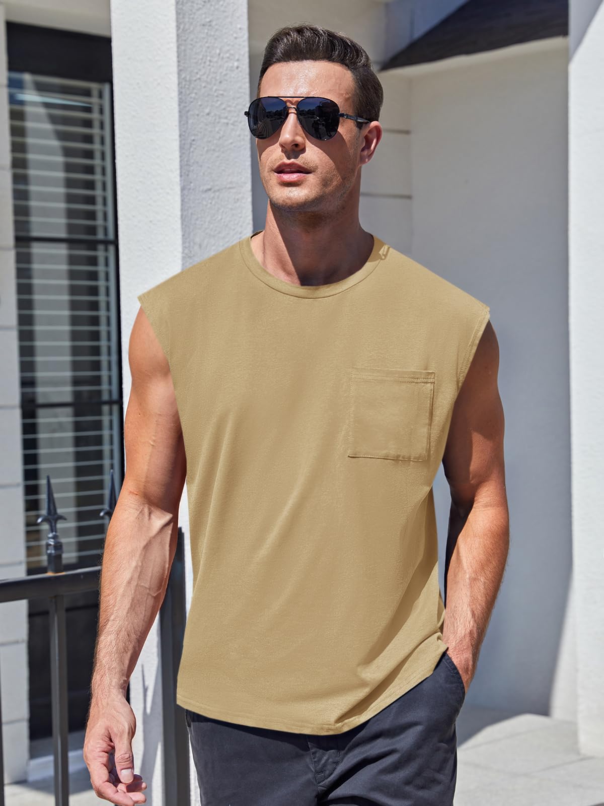 Camiseta Sin Mangas · Corte Cuadrado Con Bolsillo · modelo:caqui
